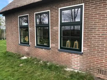 Nieuwe houten ramen en kozijnen gemaakt voor boerderij in Dwingeloo