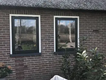 Nieuwe houten ramen en kozijnen gemaakt voor boerderij in Dwingeloo